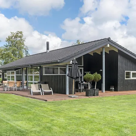 3 Bedroom Beautiful In Prázdninový dům *