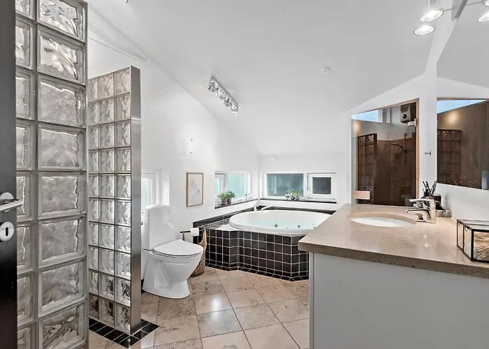 3 Bedroom Beautiful In *