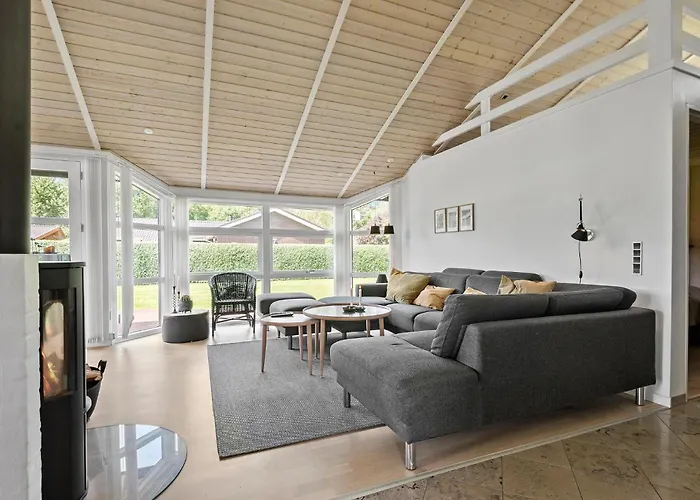 Feriehus 3 Bedroom Beautiful In *